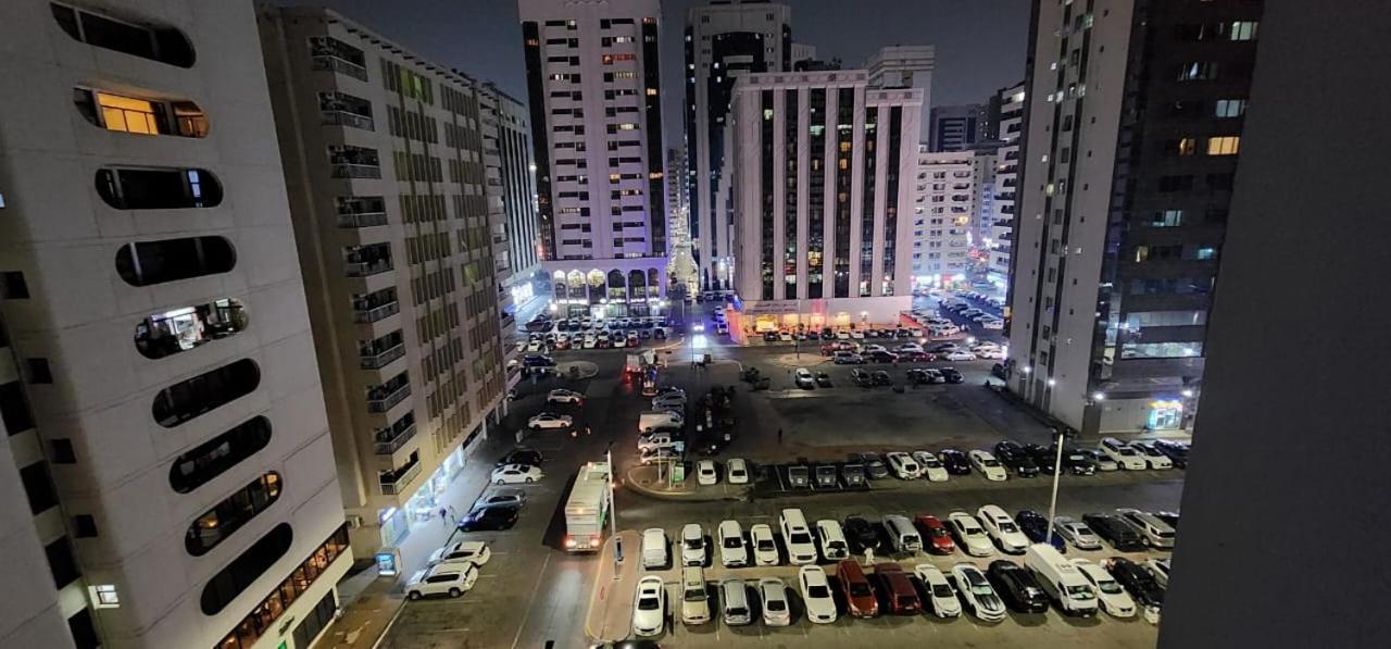Sharing Motel Rooms Abu Dzabi Kültér fotó